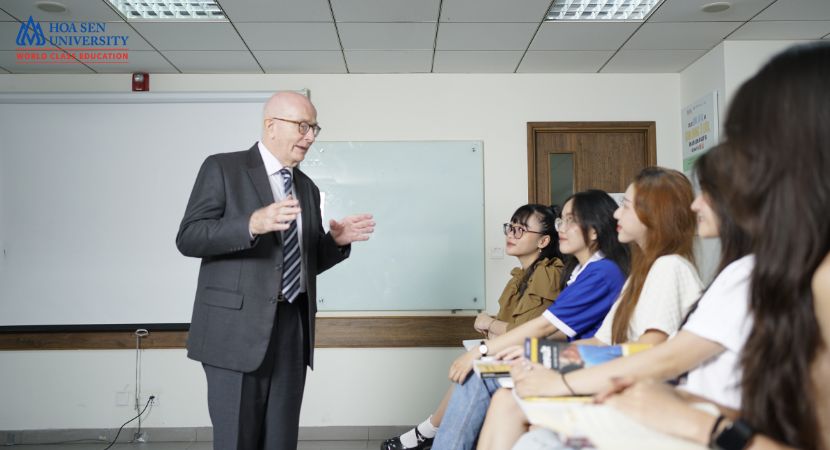 Đại học Hoa Sen giảng dạy ngành ngôn ngữ Anh theo tiêu chuẩn quốc tế