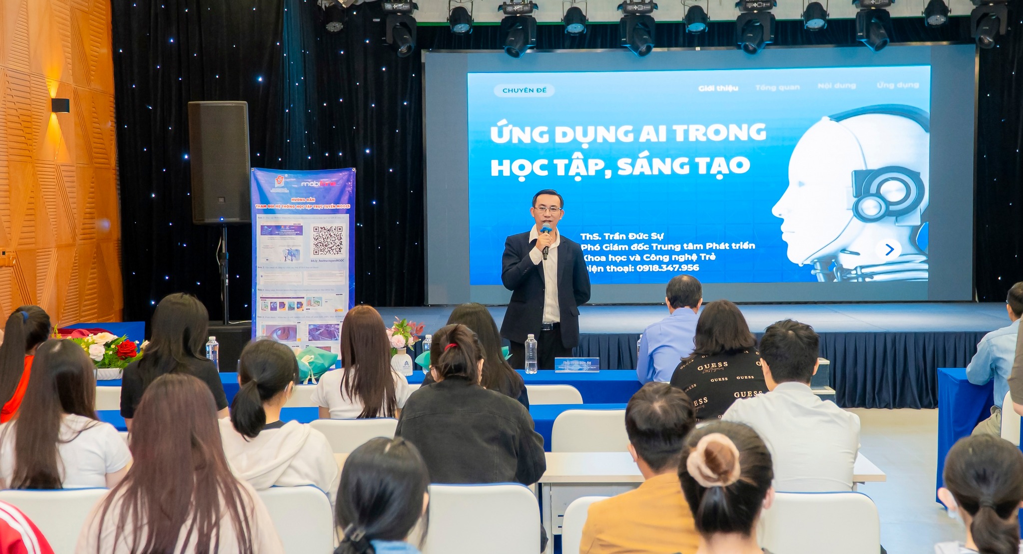 Workshop Khai phá tiềm năng AI: Ứng dụng Kỹ năng số cho sinh viên tại trường Đại học Hoa Sen