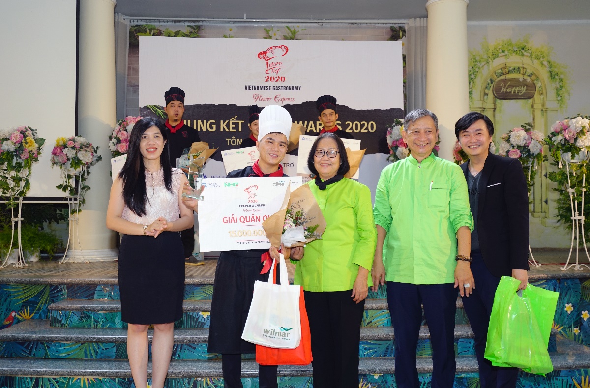 thí sinh Phạm Long Cường giành giải Quán quân của cuộc thi The Future Chef Contest 2020