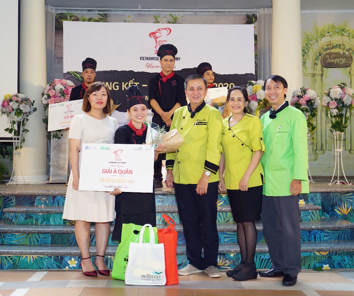 Phạm Thị Lan Anh giành giải Á quân The Future Chef Contest 2020.